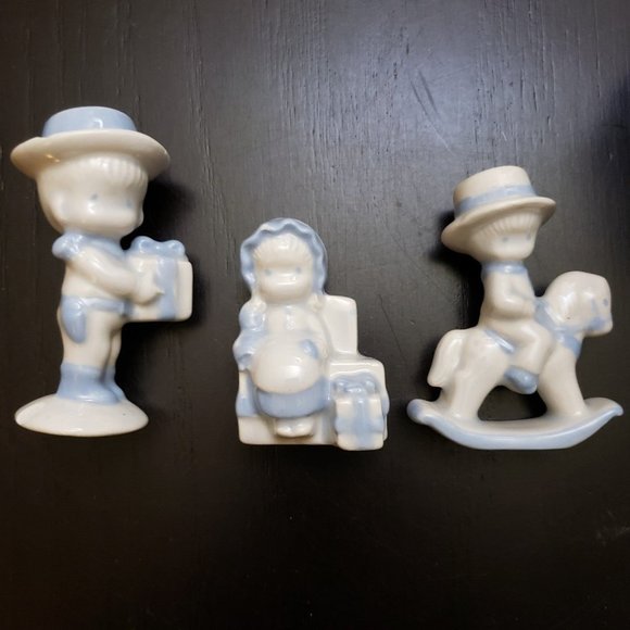 Porcelain child figures winter themed - Picture 2 of 12